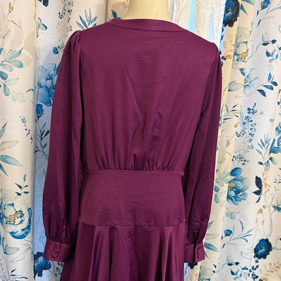 BCBGeneration 8 Surplice Neck Clover Plum Long Sleeve Mini Wrap Dress - Picture 10 of 14